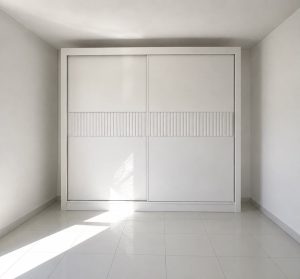 Roupeiro 2 Portas Cancun Ripado MDF Branco Larg. 2.20m D Doro