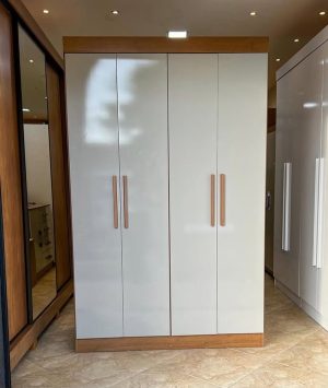 Roupeiro Colibri 4P Cinamomo.Off White D Doro
