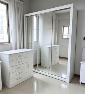 Combo: Guarda Roupa Veneza Espelhado 1.88m + Cômoda Itaipu 5 Gavetas C/sapateira