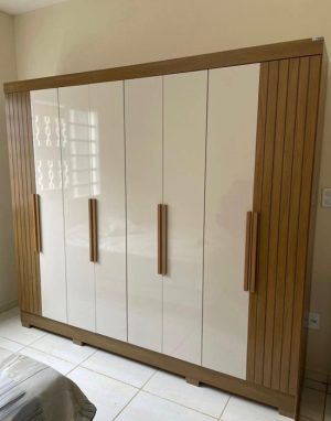 Roupeiro Diplomata 8 Portas 4Gv – Moval