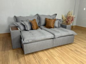Sofá Cama Retrátil Reclinável Gabriella 2,50m – Cinza Linho / Marrom Courino