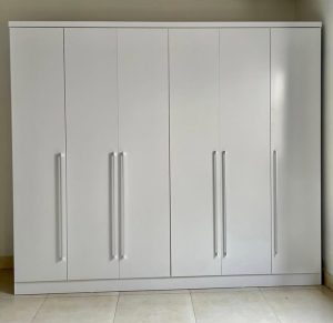 Guarda-Roupa Sevilla 6 Portas Puxadores em Madeira 270cm Neve -